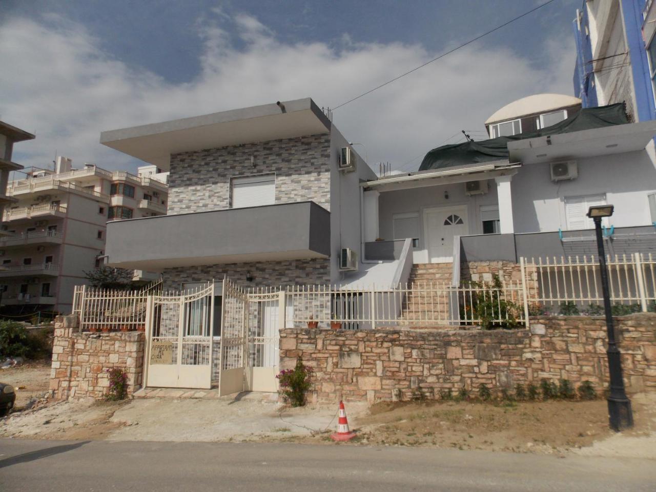Vasili Sunstay Apartments Sarandë エクステリア 写真